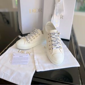 Walk’n’Dior White Canvas Sneaker $890 in Dior Store Size 38 or US 8